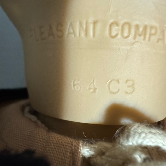 American Girl Doll Emily With Original Box - Picture 5 of 6